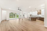 Megan's Landing - Half-Acre Homesites por David Weekley Homes en San Antonio Texas