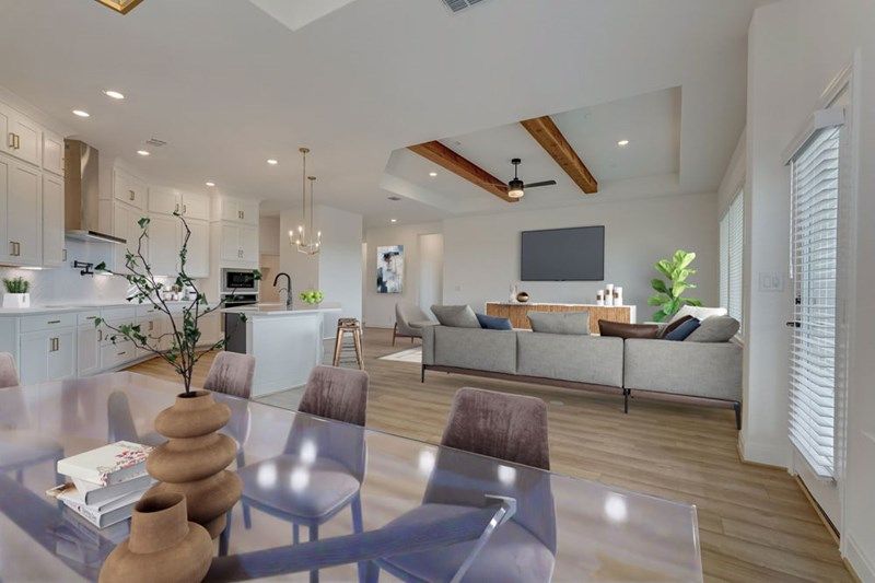 The Livingston - Dining