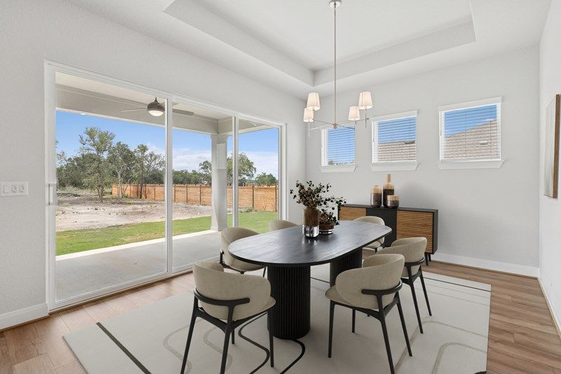 The Livingston - Dining