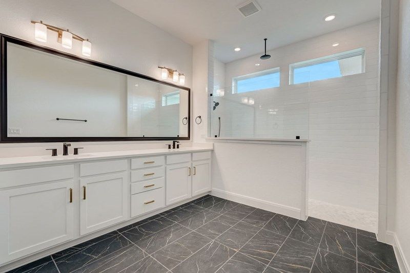 The Livingston - Owner's Bath