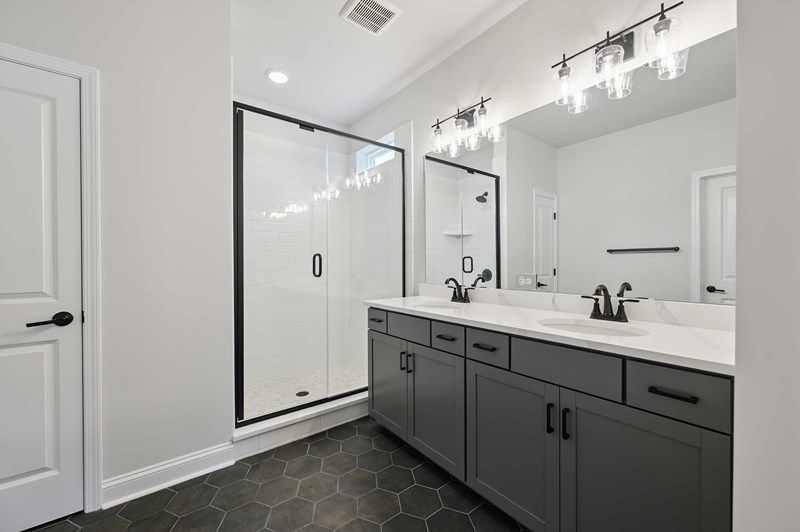 The Goldrush - Owner's Bath