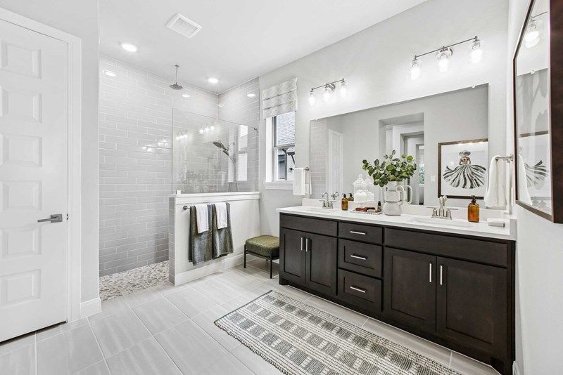 The Getty - Owner's Bath