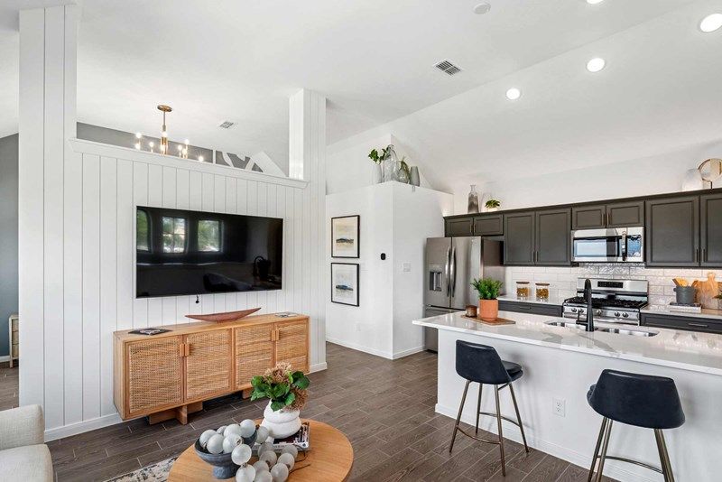 The Crowson - Above Garage Retreat