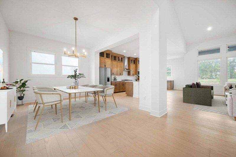 The Stradlin - Dining