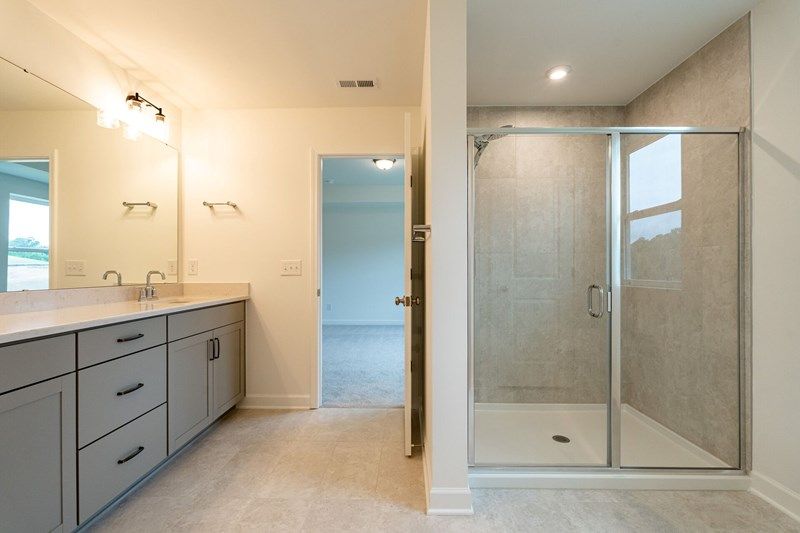The Wellshire - Owner's Bath
