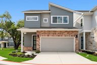 Village on Cooper Lane 26' por David Weekley Homes en Austin Texas