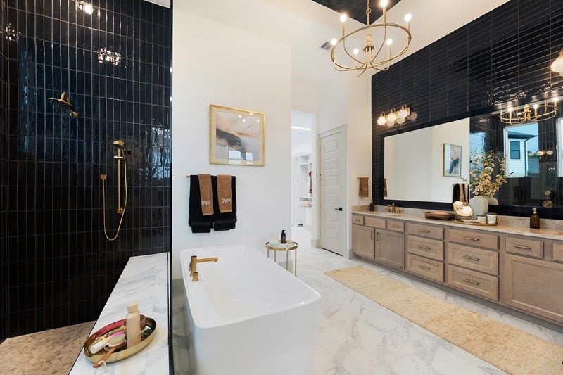 The Mozart - Owner's Bath