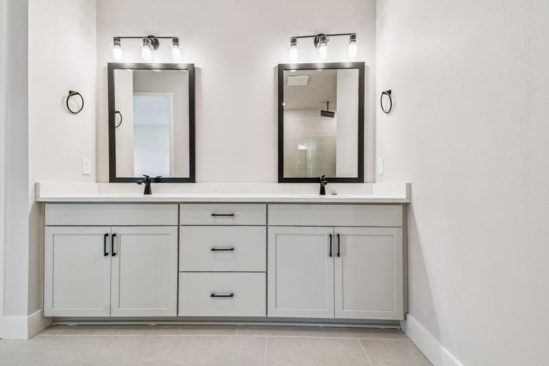 Owner's Bath