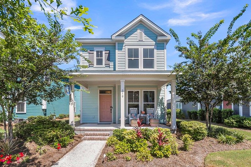 The Meadowview - Exterior Front