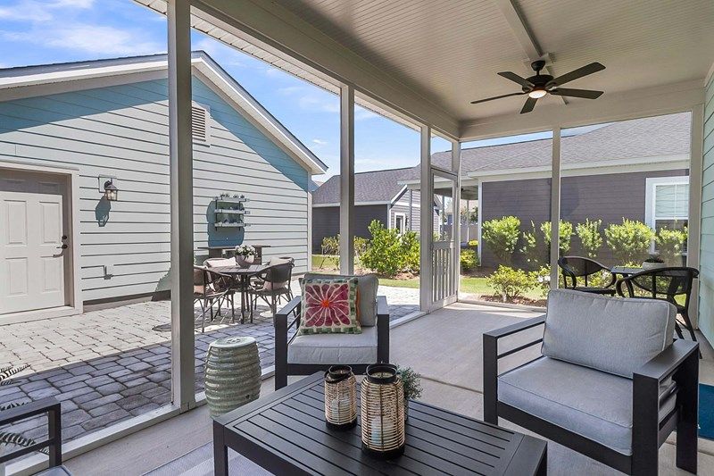 The Meadowview - Outdoor Living