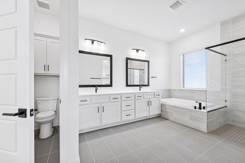The Gammill - Owner's Bath