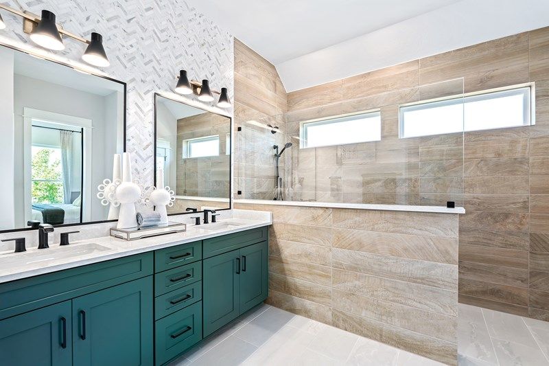 The Countryside - Owner's Bath
