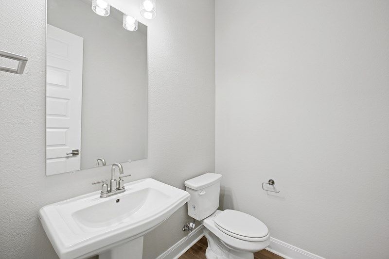 The Hillmont - Powder Room