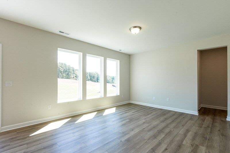 The Everlee - Family Room