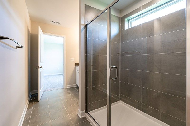 The Everlee - Owner's Bath