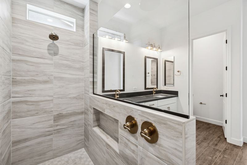 Owner's Bath
