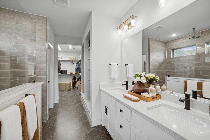 The Landis - Owner's Bath