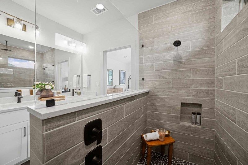 The Landis - Owner's Bath