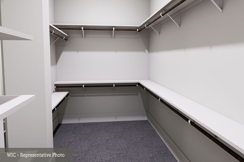 The Crystal Beach - Walk-in Closet