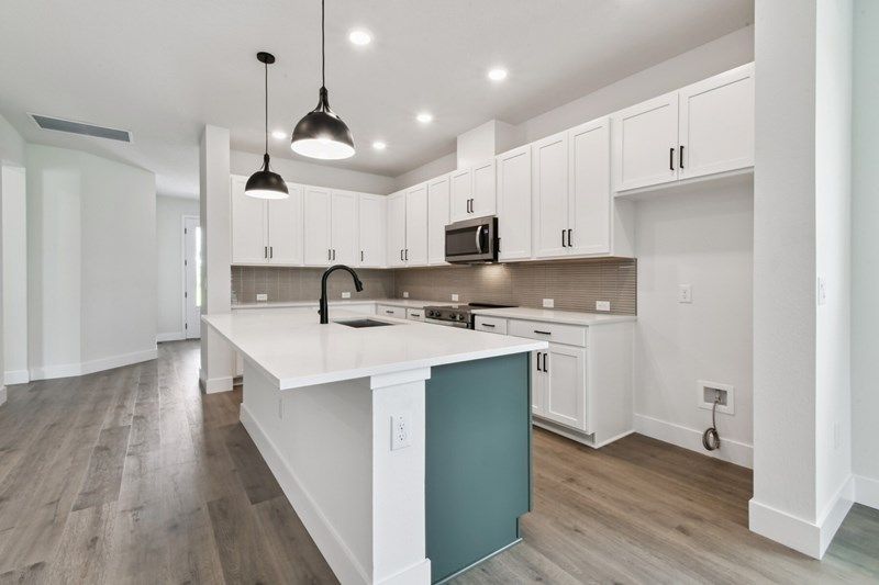 The Lauderdale - Kitchen