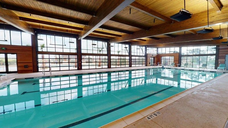 Kissing Tree - Indoor/Outdoor Pool