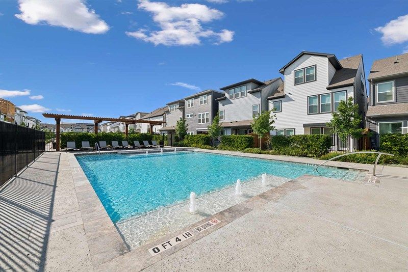 Retreat at Oak Park - Pool