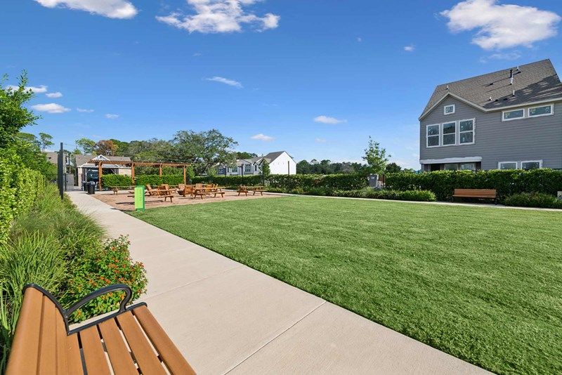 Retreat at Oak Park - The Lawn