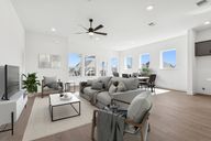 The Colony 50' por David Weekley Homes en Austin Texas