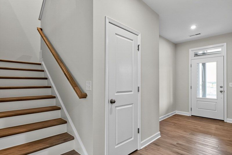 The Jasper - Entry