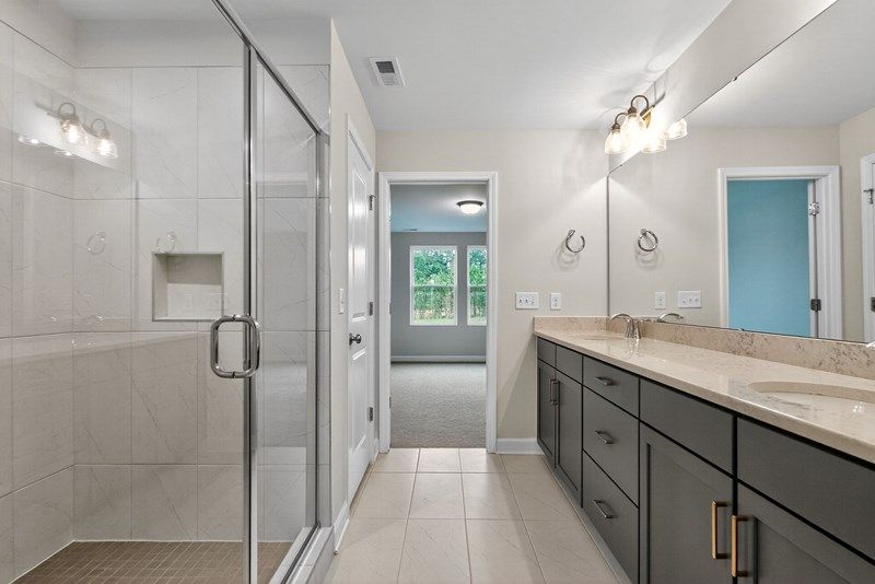 The Jasper - Owner's Bath