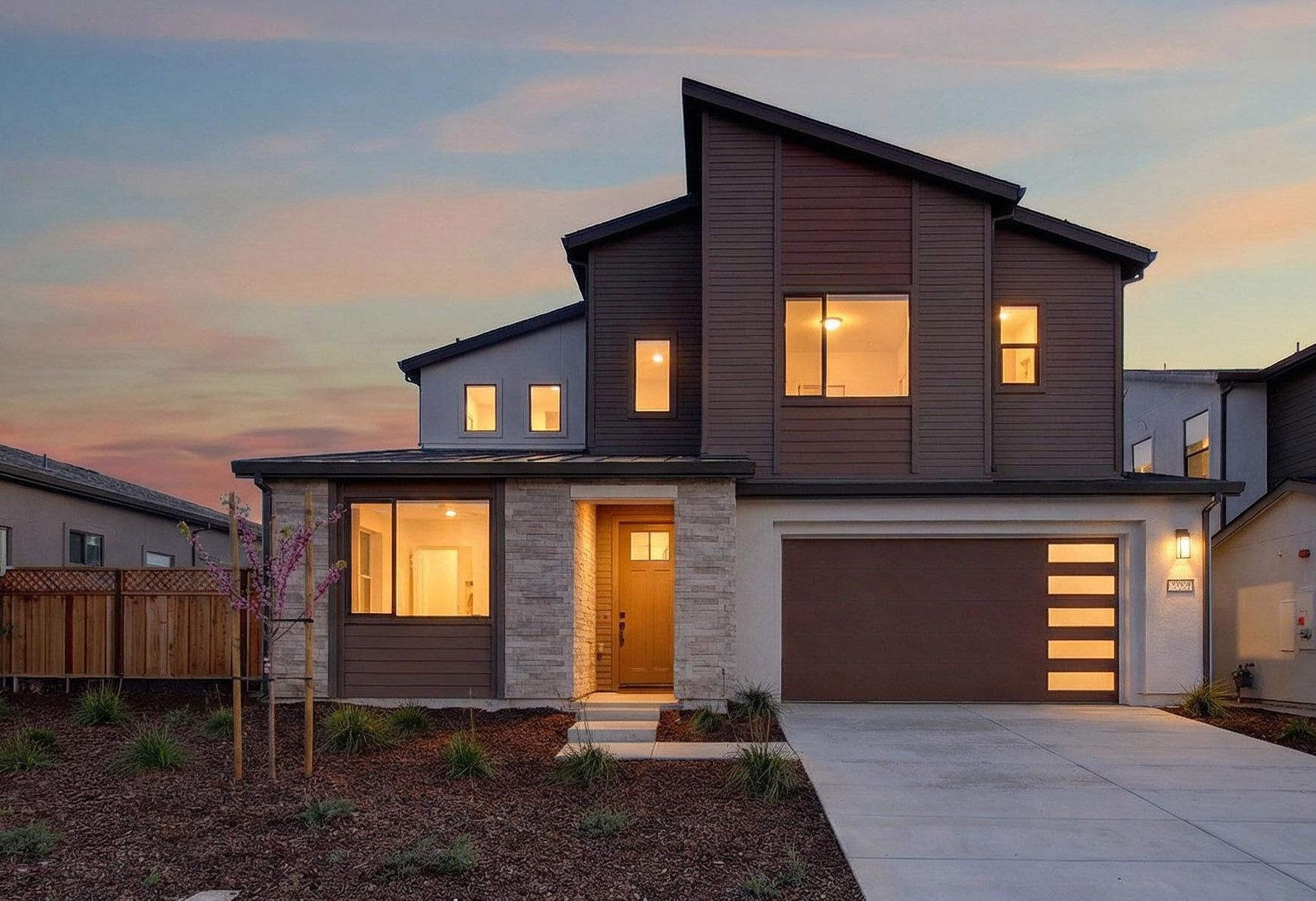 2298 Vandeleur Drive (Residence 3)