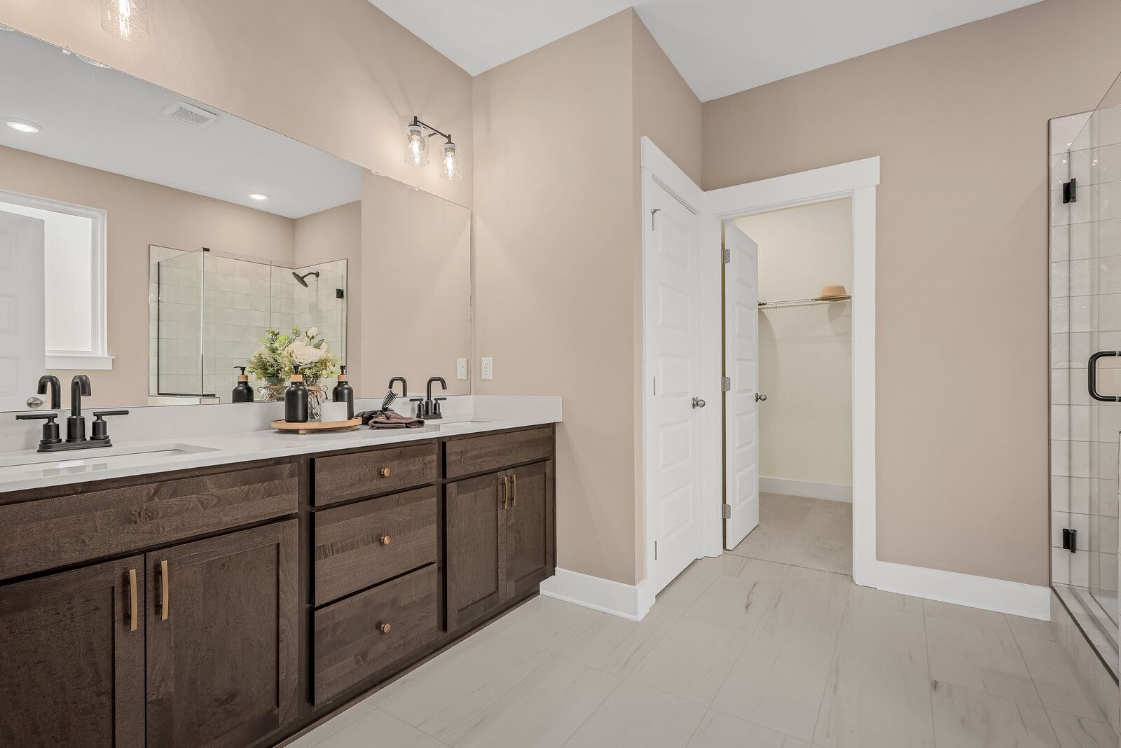 The Ridgeport Bathroom 1