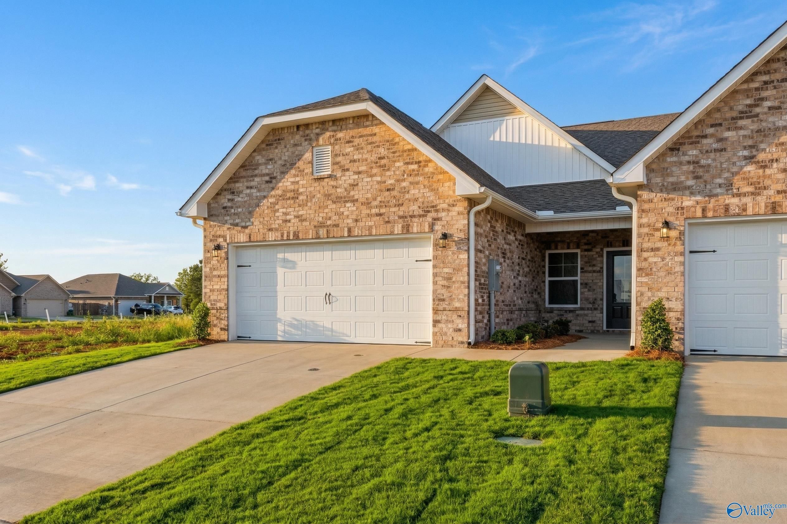 The Retreat at Hollon Meadow por Davidson Homes en Decatur Alabama