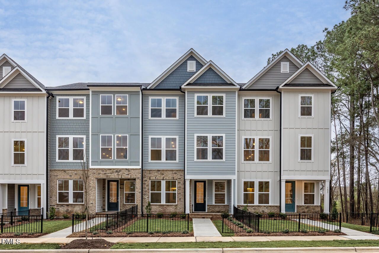 151 Broadway Street (The Mitchell Interior)