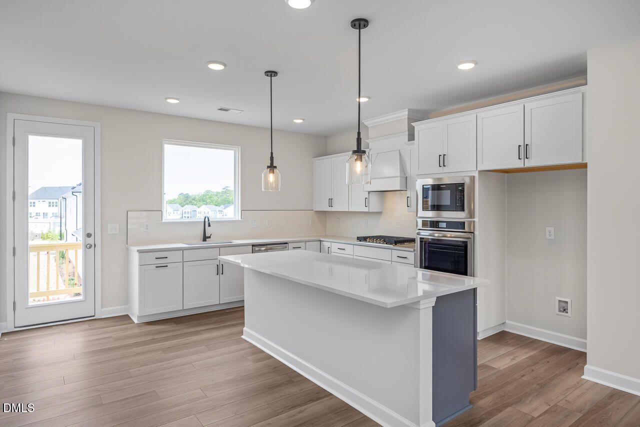 606 Thatch Lane (The Avery Interior)
