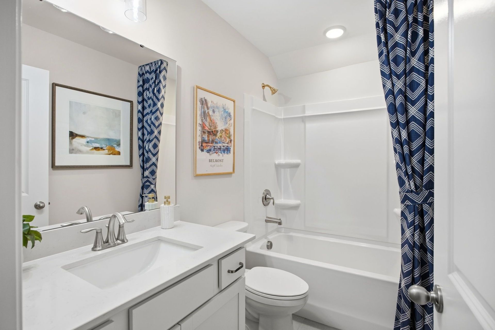 The Hickory II Third Floor Bathroom