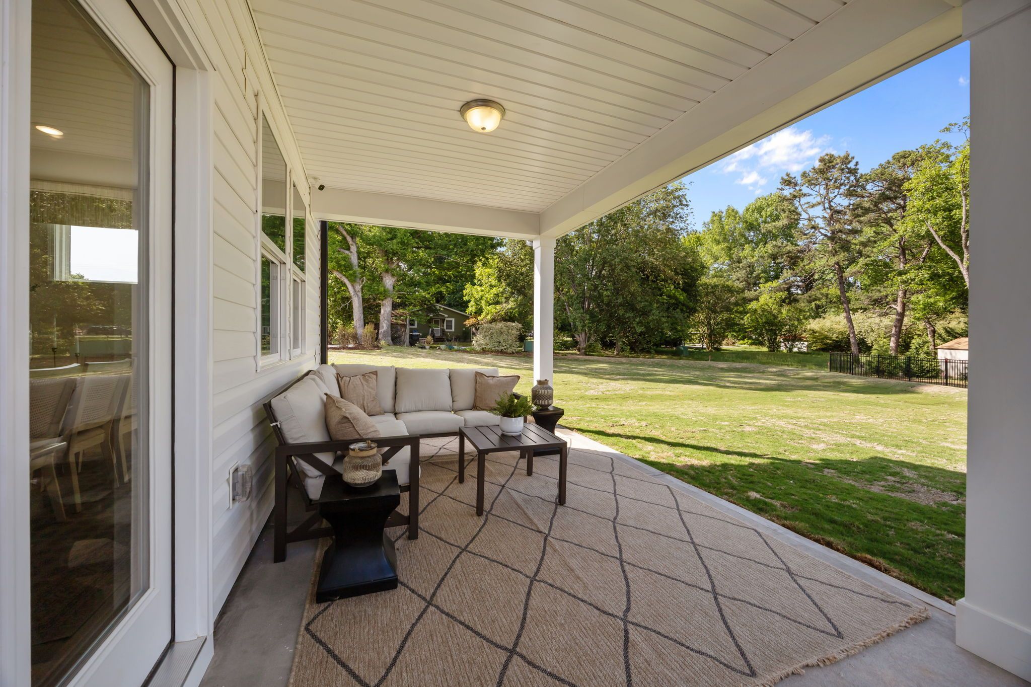 The Beech - Patio