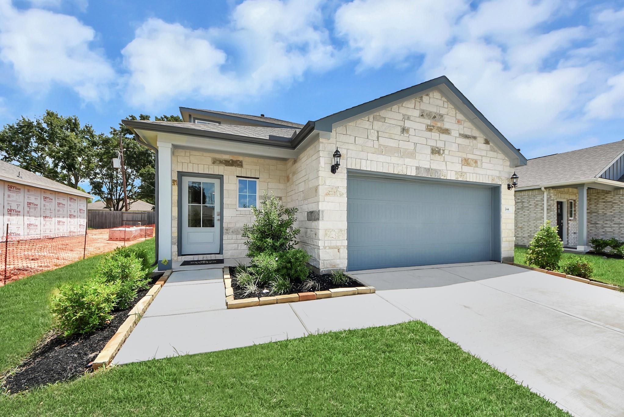 The Sabine E - Windmill Estates: Magnolia, Texas - Davidson Homes