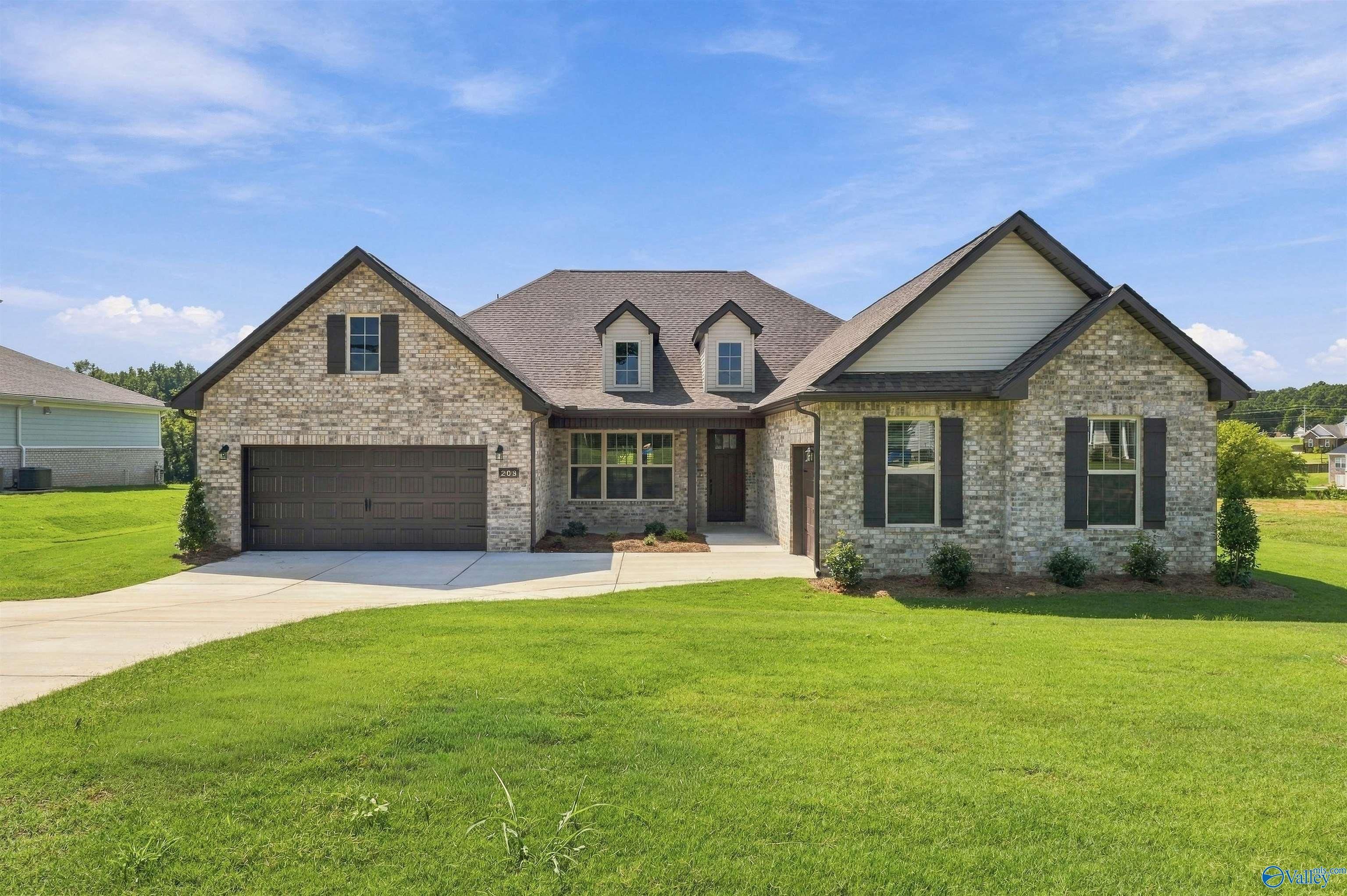 208 Applewood Court (The Valencia with Bonus)