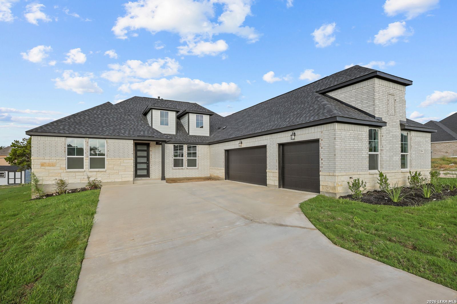 The Oxford F - Potranco Oaks: Castroville, Texas - Davidson Homes