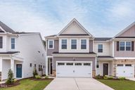 Gregory Village Townhomes por Davidson Homes en Raleigh-Durham-Chapel Hill North Carolina