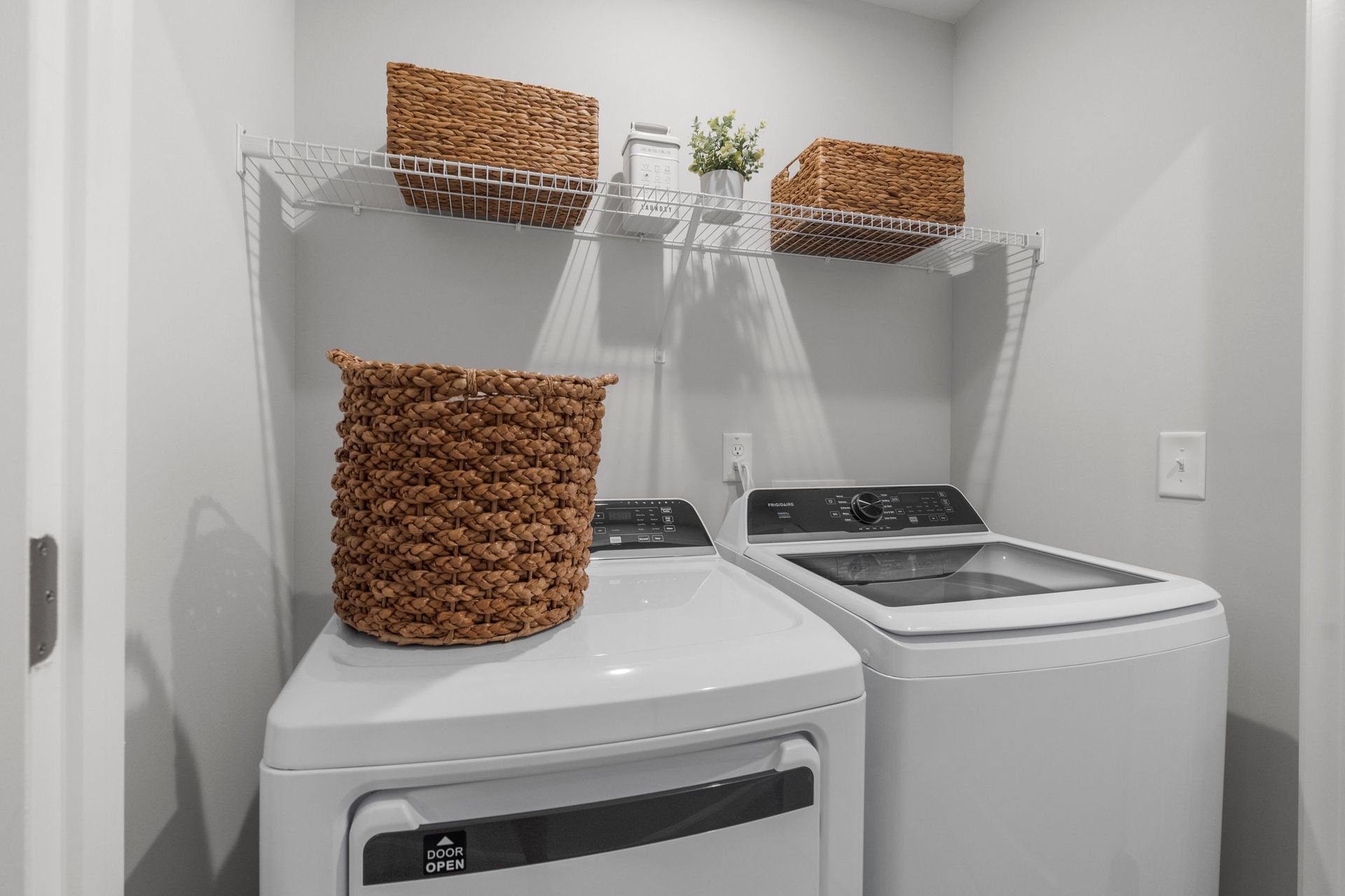 Lot 2 - Laundry Room