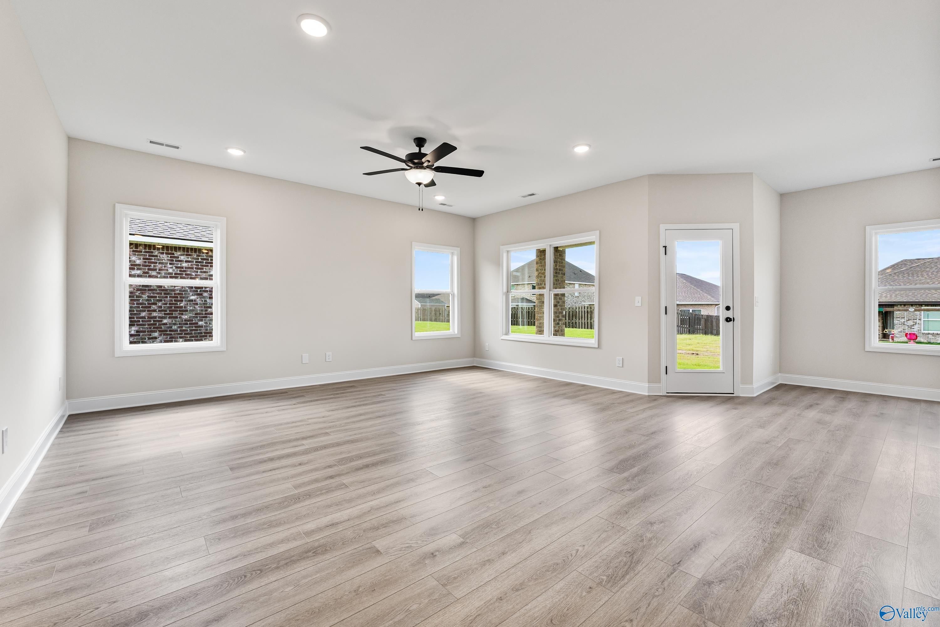 The Franklin B - Clearview: Hazel Green, Alabama - Davidson Homes