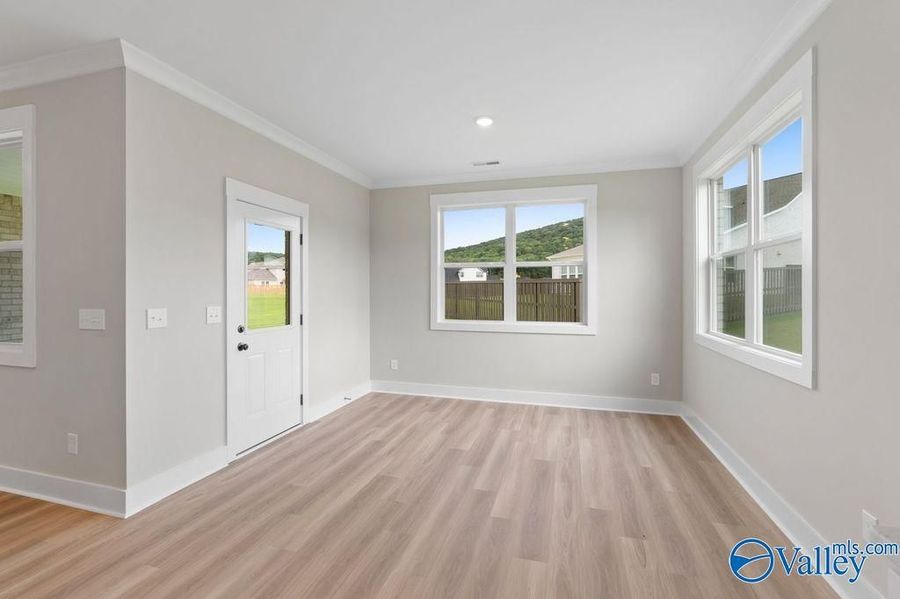 7502 Speckle Belly Boulevard (The Oxford)