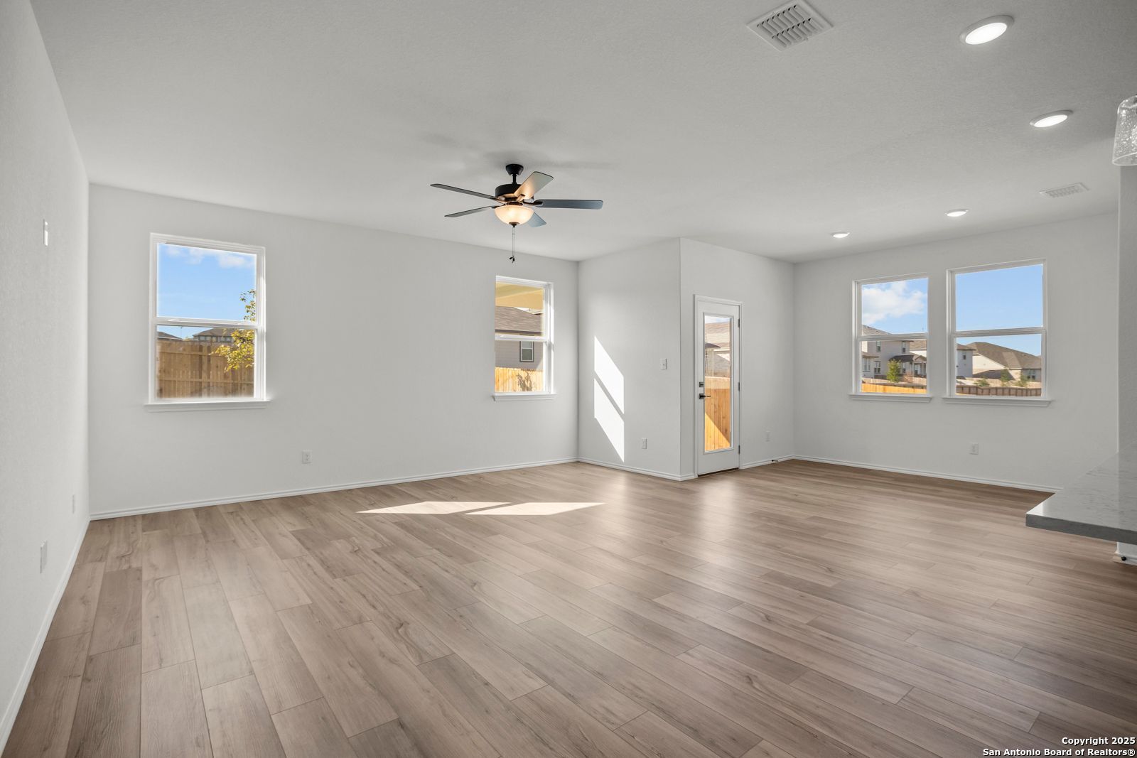 6615 Comanche Valley (The Daphne K)