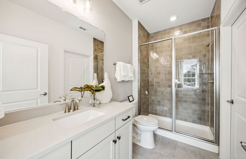 Spacious secondary bathroom