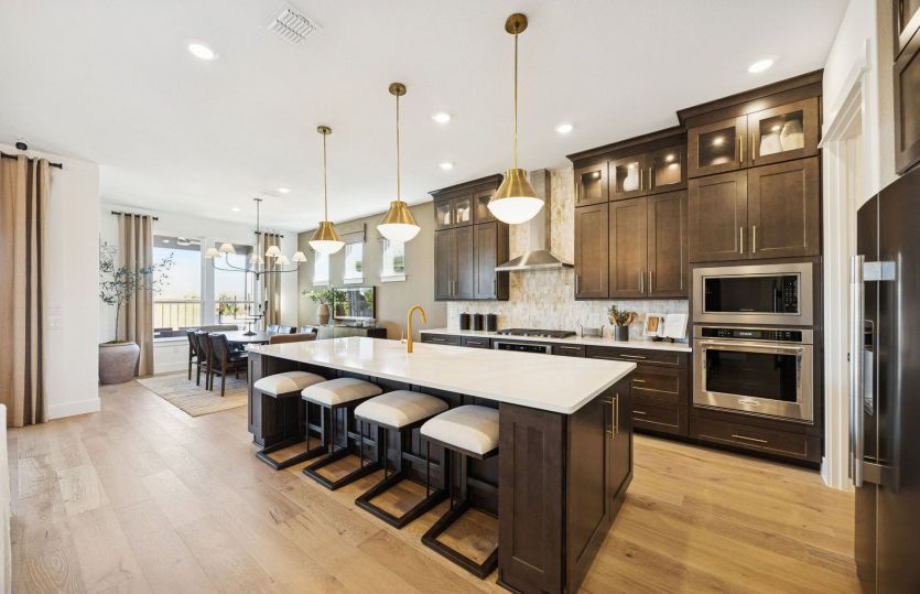 Eat-in bartop kitchen island