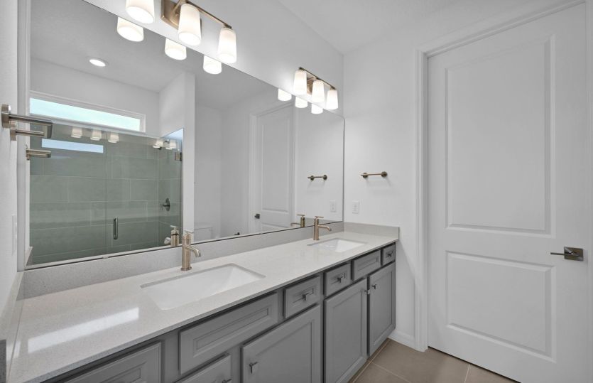 Compass | Owner's Bathroom