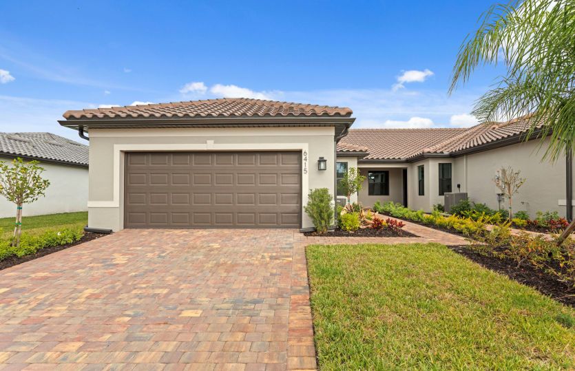 Cascadia - Del Webb Naples: Ave Maria, Florida - Del Webb