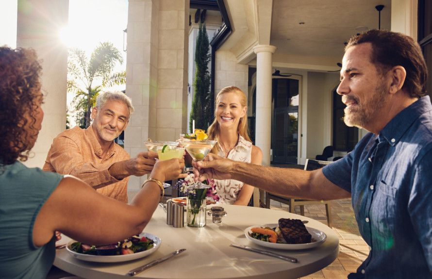 Dining & Entertainment Nearby